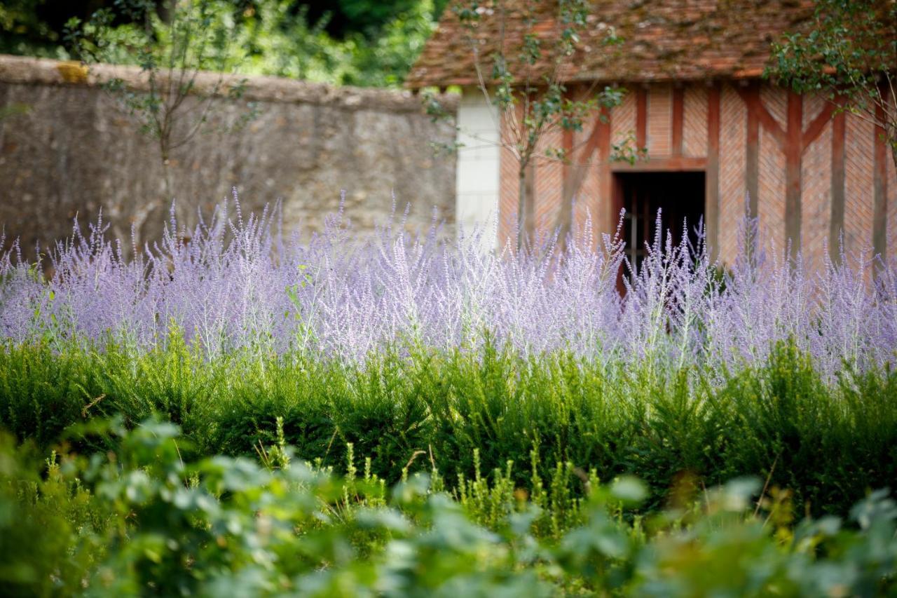 Relais & Chateau Louise De La Valliere Reugny Exterior photo